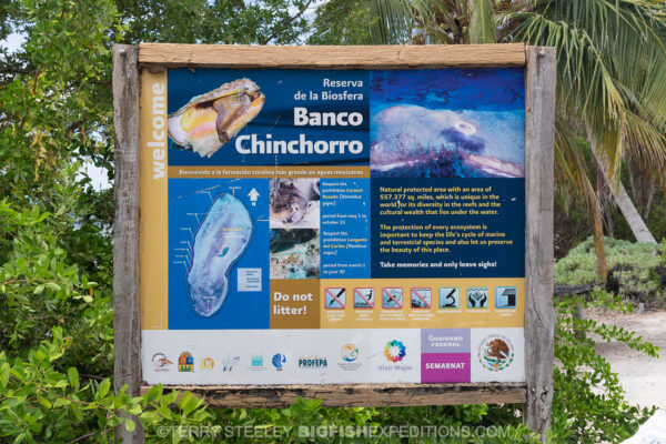 Image of the Banco Chinchorro sign